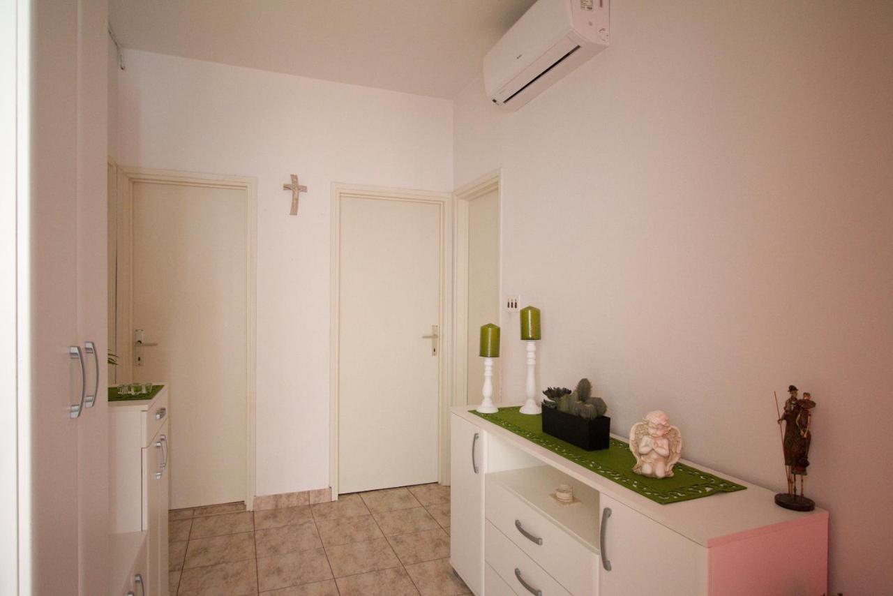 Apartments M&J ซูเปตาร์ ภายนอก รูปภาพ